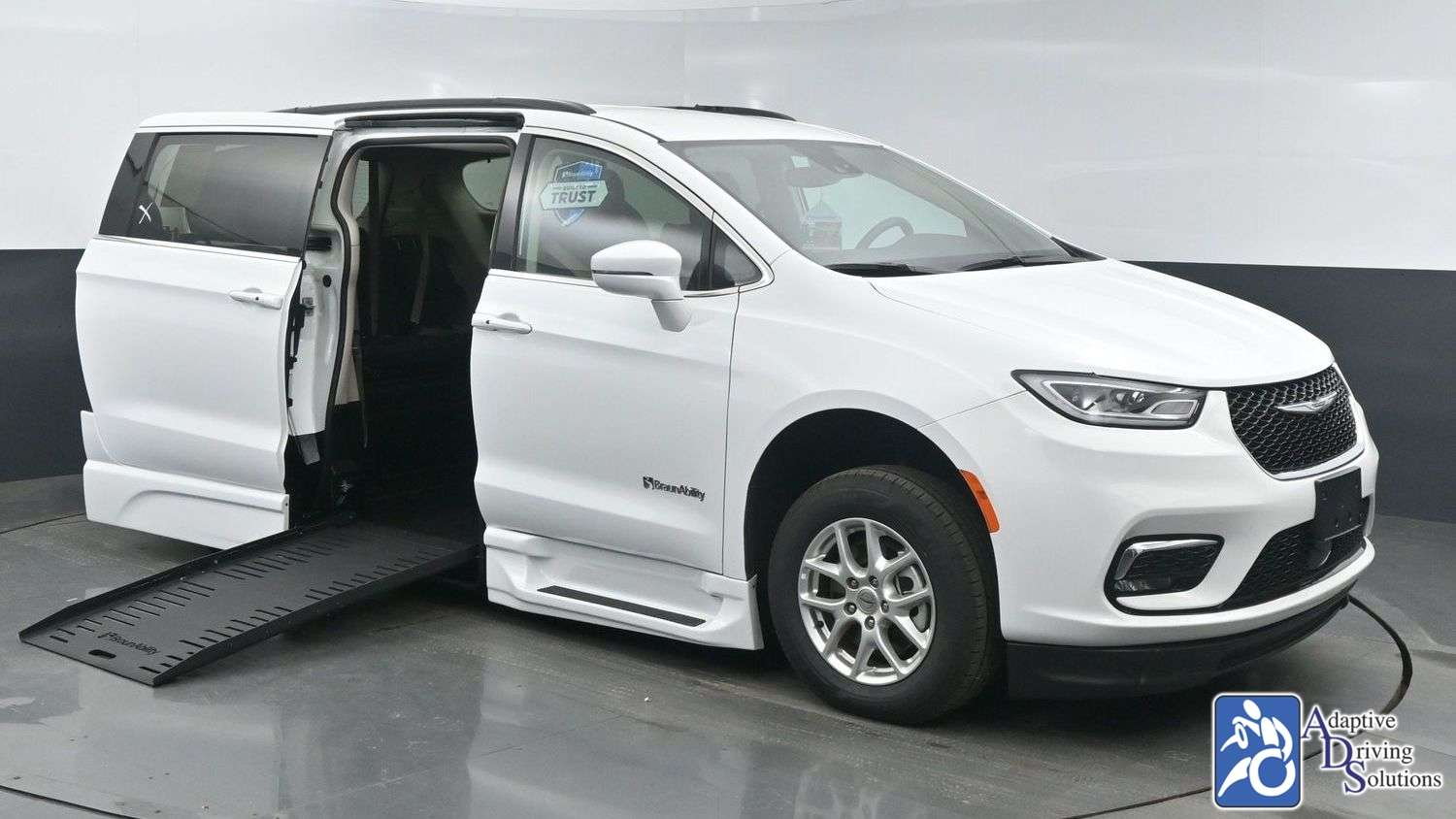 Adaptive Driving Solutions BraunAbility Chrysler Foldout XT  Gallery Image